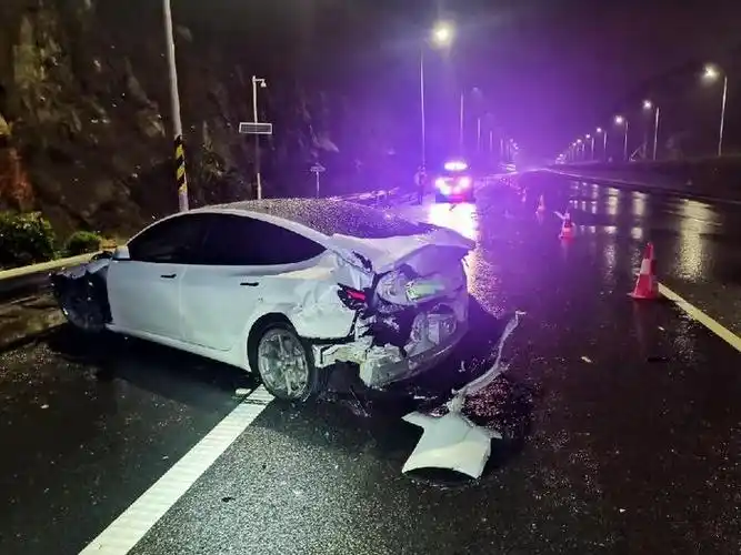 请查收这份高速公路安全行车秘笈收藏好