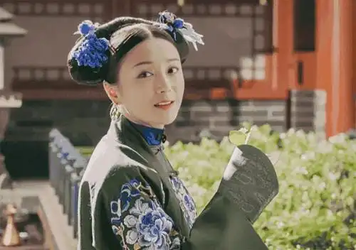 富察·容音完美无缺,典型白月光人设.硬要挑点错,那就是有时稍显柔弱.