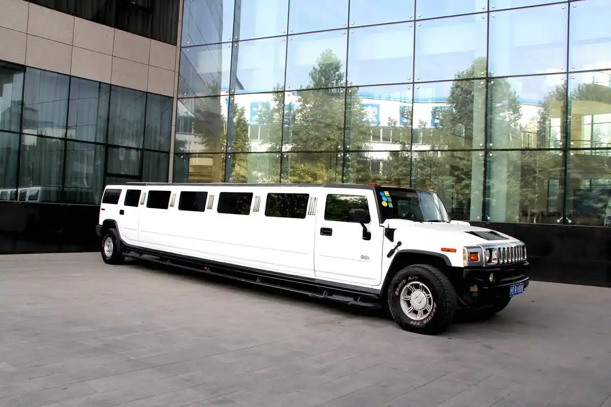 杨子的加长悍马车 2015年7月13日,河北保定徐水,中国巨 - 抖音