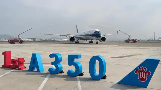 视频两架墨镜侠联袂来深