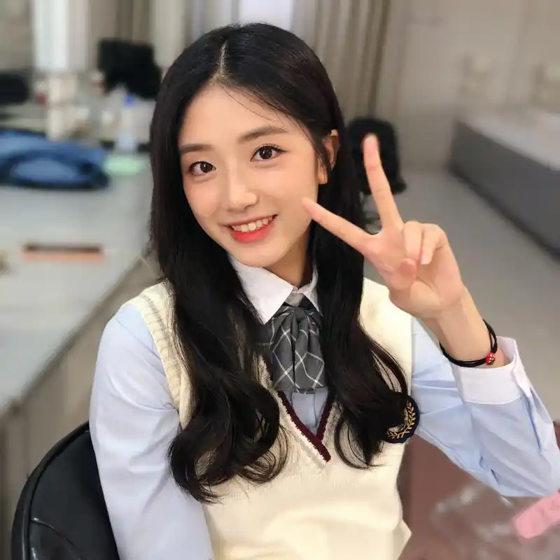 一起分享了很多难过,困惑和开心的事儿～ 现场听到漂亮姐姐@刘人语