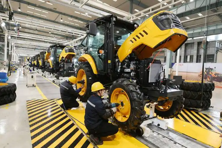 柳工拖拉机装配生产线"一些关键技术,核心零部件不再被卡脖子.