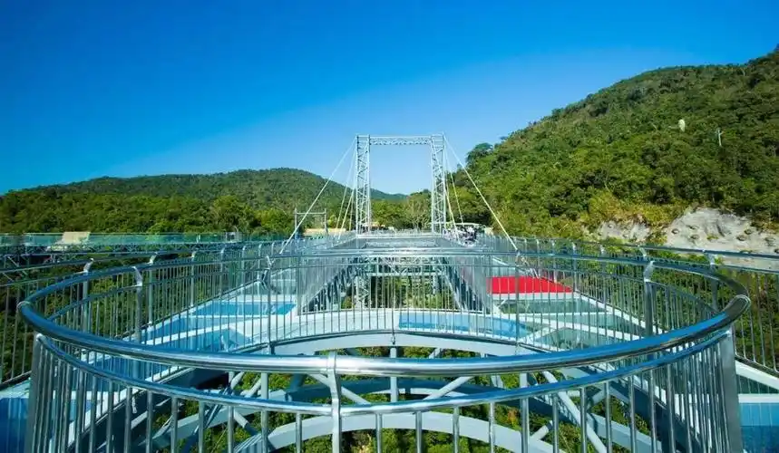 呀诺达热带雨林玻璃栈道多少钱哇哎噜玻璃观景平台