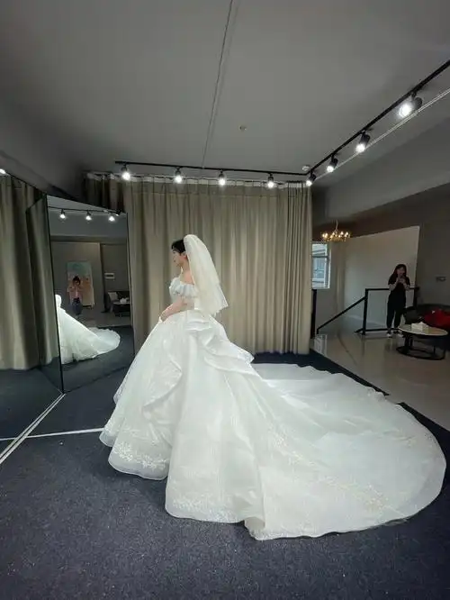 试婚纱