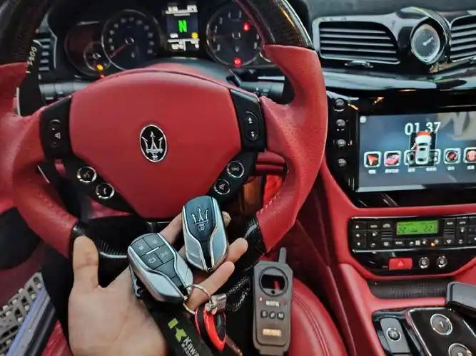 汽车钥匙匹配专家 玛莎拉蒂钥匙匹配服务