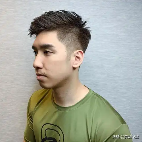 2021男士染什么颜色?经典又百搭的色卡存起来,质感帅男都这样染