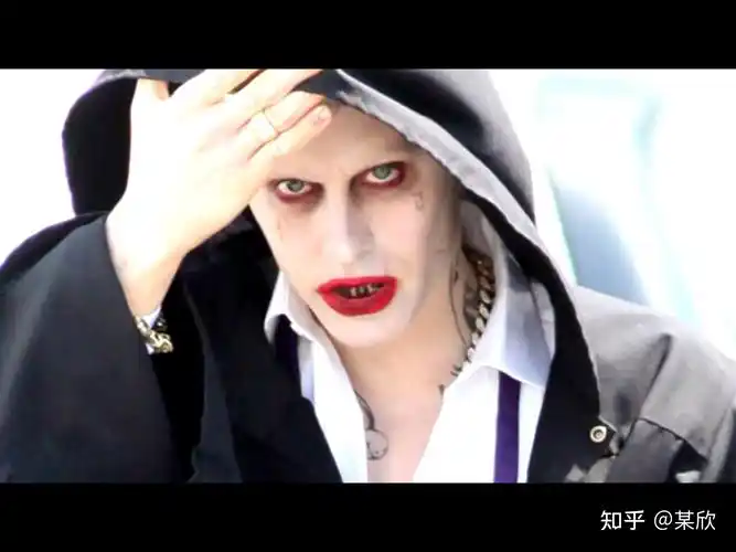 盆友们能否贡献几张杰瑞德·莱托在《自杀小队》中小丑的壁纸? - 知乎