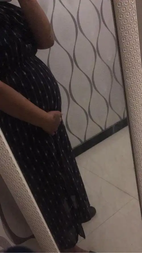 最近我平躺着,左边肚子经常会突起,明显比右边高出好多,有的时候也是