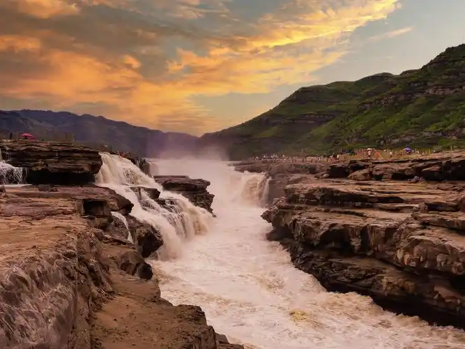 拍于延安市宜川县壶口瀑布