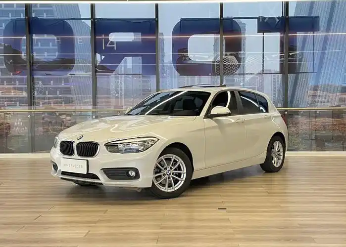 宝马官方认证二手车bmw118i领先型