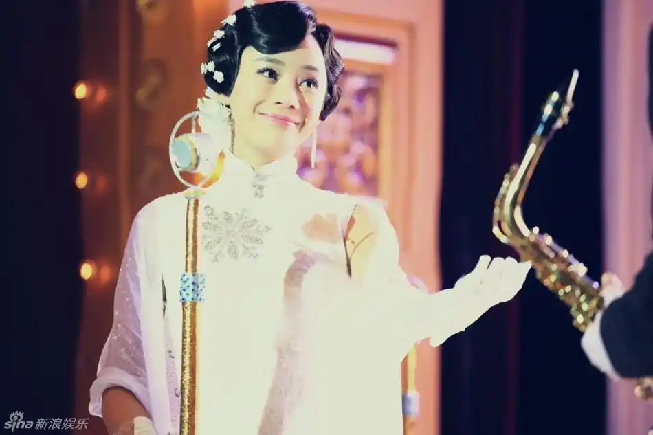 组图:《爱在春天》热播 袁姗姗多款舞台照曝光_高清图集_新浪网