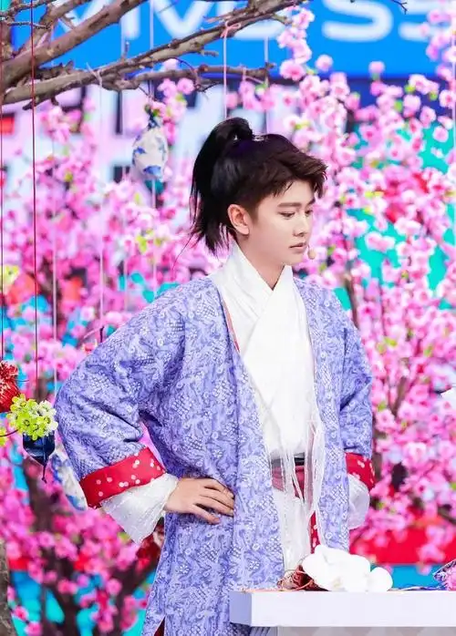 任嘉伦谭松韵cp甜蜜合体,气质穿搭太惹人爱,靓男美女太搭,喜欢