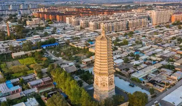 锦州义县藏着一座整整一千历史的古塔是义县古城的象征