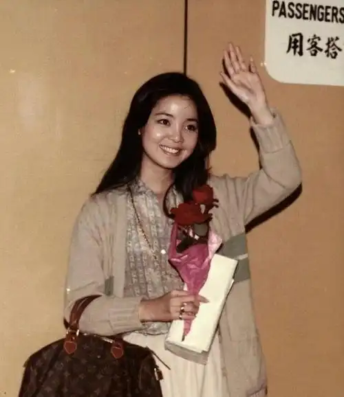 邓丽君两度失去挚爱因假护照风波被拘7天晚年客死他乡