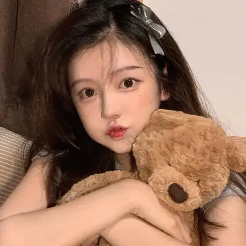 uu们有没有类似图片小姐姐脸型的头像呢感觉好可爱