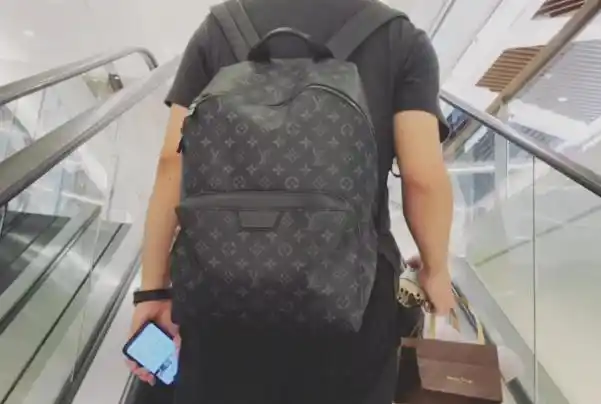 超级实用耐磨的lv男士双肩包