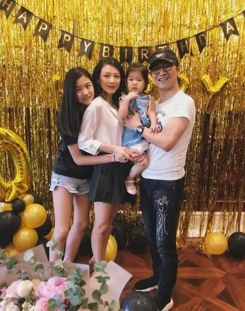 章子怡37岁生日获汪峰示爱(章子怡40岁生子元气大伤)(8)