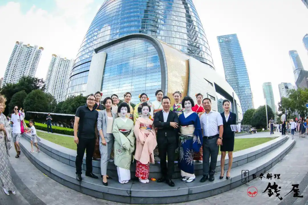 周家豪:进击世界主流社会的顶级餐桌