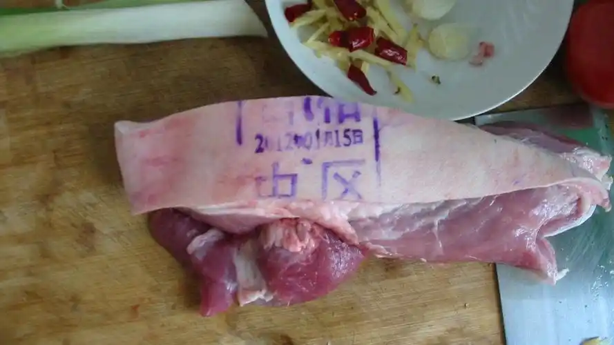 猪肉身上盖的这种印章,到底代表什么意思?今天可算知道了