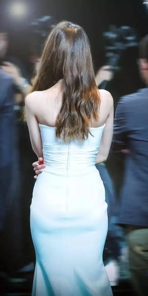 "好看的腰"标准变了?