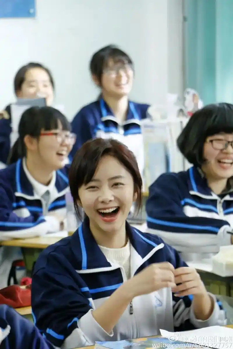 谭松韵 校服韵永远封神!#爱惨了这个女孩 #这大概就是青春 - 抖音