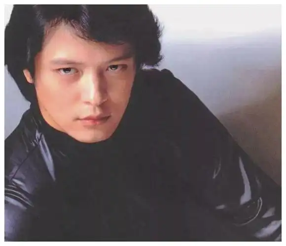 网上疯传68岁歌手刘文正的近照仍显年轻又是一个冻龄男神