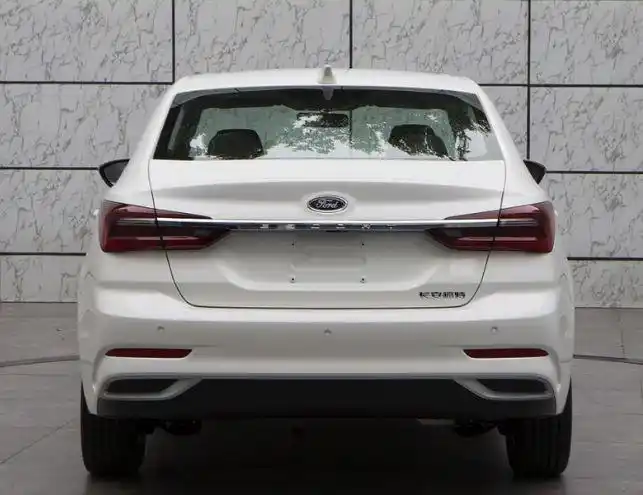 科技配置提升10万级家轿新势力福特福睿斯亮相西安五一车展