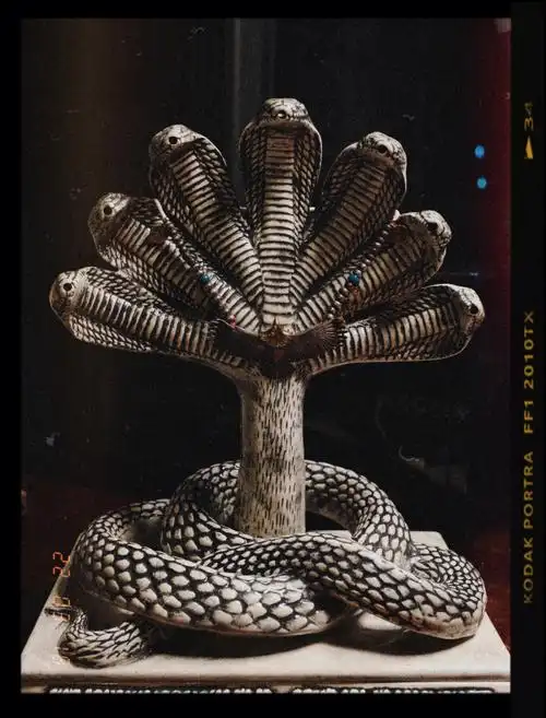 毕竟快递无情…算是我最喜欢的一对香炉,黑蛇刚发售就入了,白蛇因为