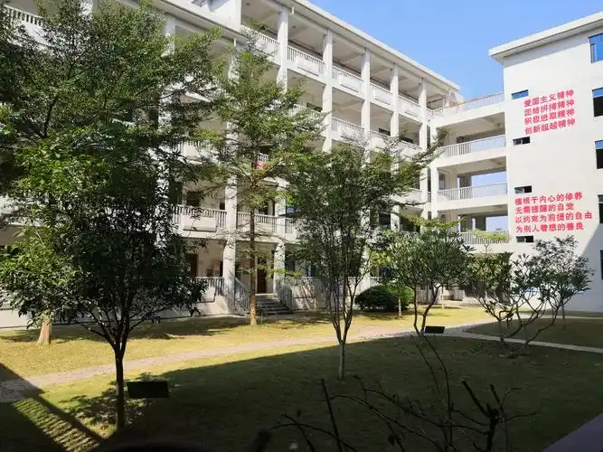 遇见最美梧高(2019梧州高中最美校园竞晒优秀作品)