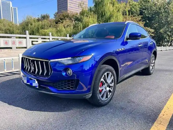 玛莎拉蒂 levante  2019款  3.0t 350hp 标准版图片