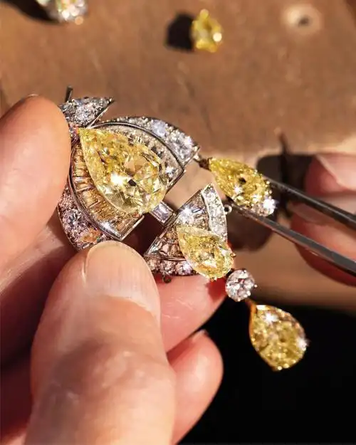 graff的黄钻项链