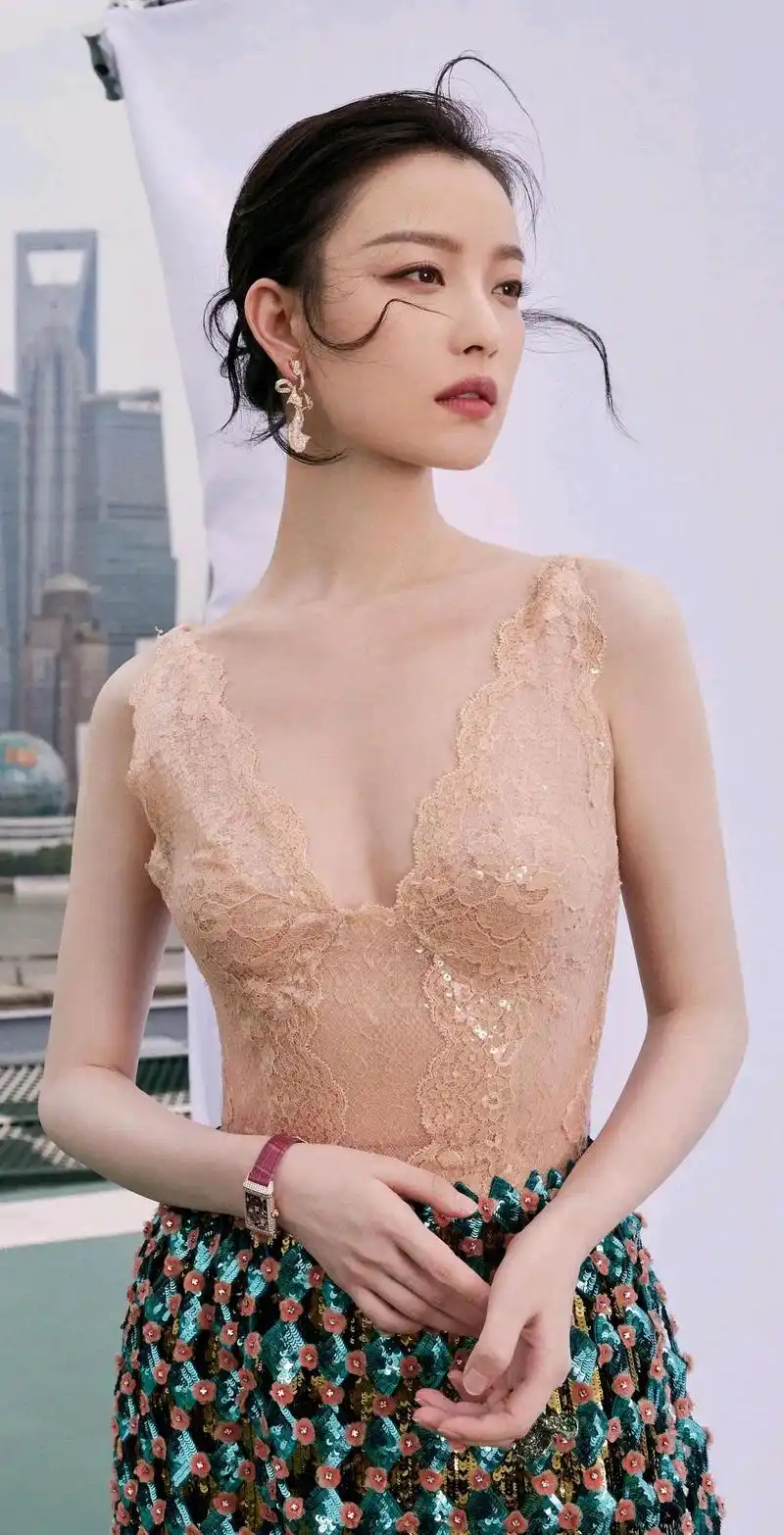 倪妮惊艳高清写真,尝矜绝代色,复恃倾城姿