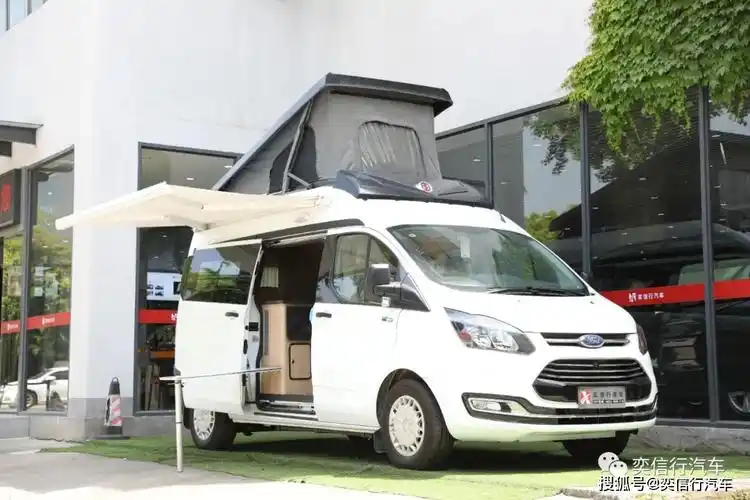 电动升顶设计2021铂驰新款b型房车全新到店