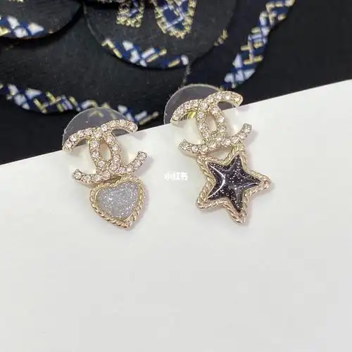 chanel香奈儿鸳鸯星月耳钉_香奈儿怎么样_耳钉_时尚_配饰