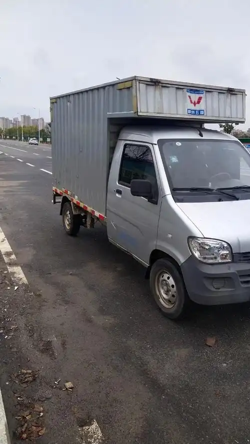 19年五菱荣光单排带箱15排量带空调