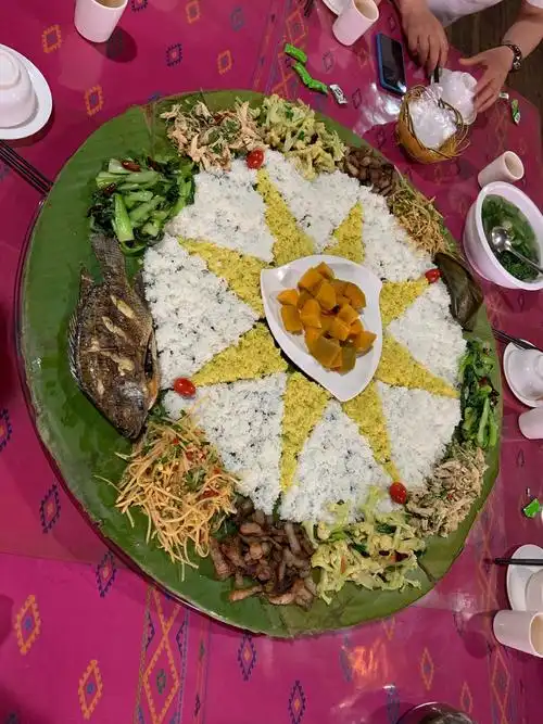 傣家特色"手抓饭"