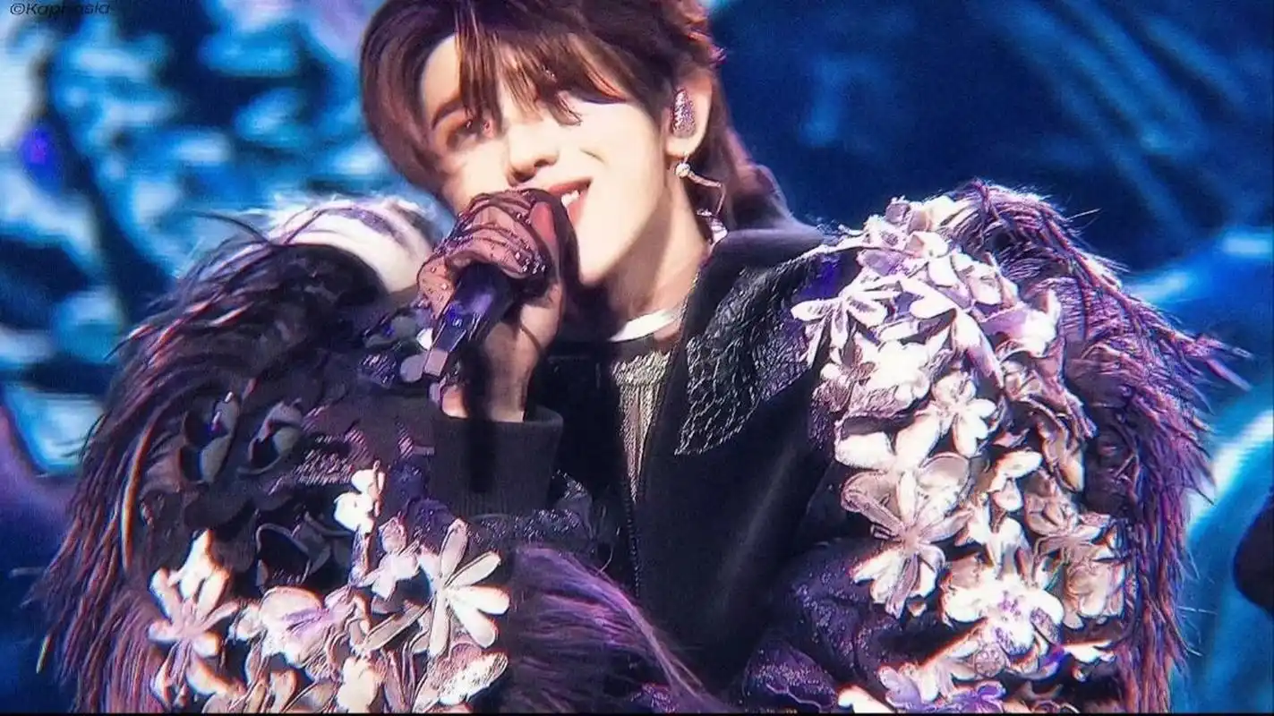 分享一下蔡徐坤神图吧