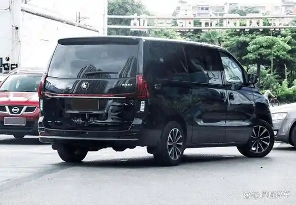 近日,东风风行官方发布消息,备受期待的全新风行m7正式上市.