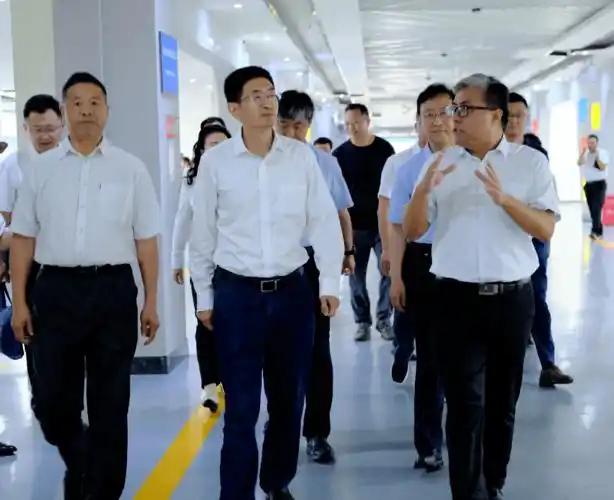 四川省副省长陈炜到四川希望汽车职业学院调研大学生就业情况