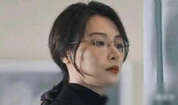 新剧秀大长腿引热议网友惊叹吴昕逆袭成腿精