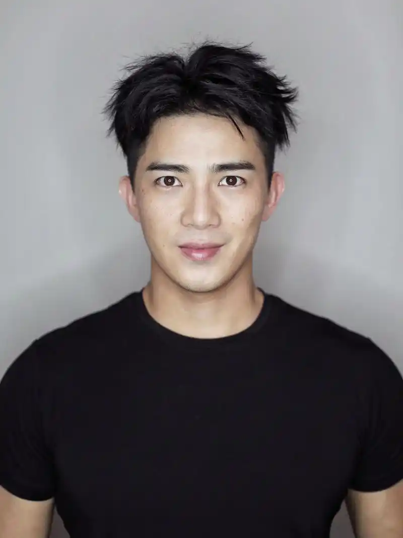 乐森又折腾了六个最近两年比较流行的更适合亚洲男士的中长发造型