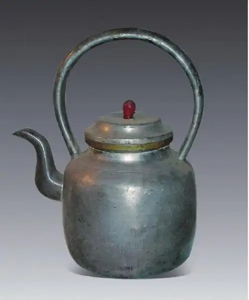 圆腹硬提梁锡壶