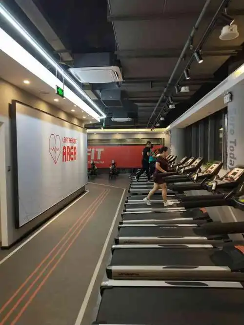 乐刻运动健身(嘉乐广场店)-"太贵,不是想想中那么好.服务不是太好.