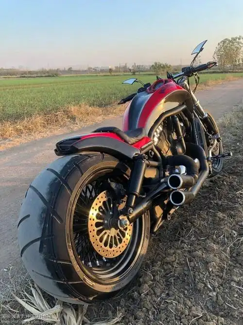 晒一晒别人好车哈雷戴维森定制金刚狼1250