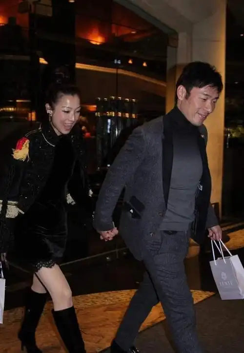 51岁郑秀文正式澄清:没有秘密生娃,解释自称"高龄产妇"原因