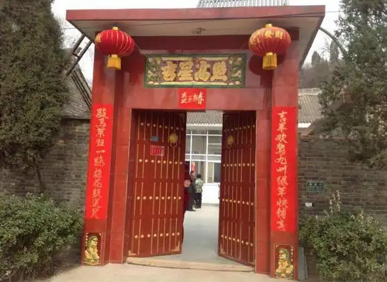 八字形大门图片大全,农村小院;大门口过道设计