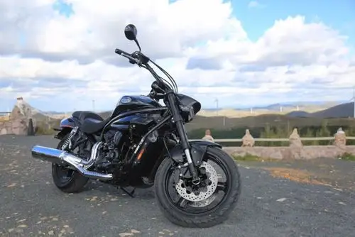 车评巡航车的运动乐趣51800元的轻骑大韩gv650pc带来新体验