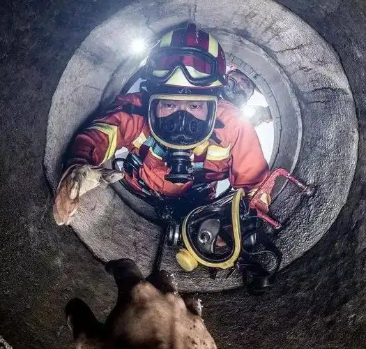 再见了,消防战士;你好,中国消防员