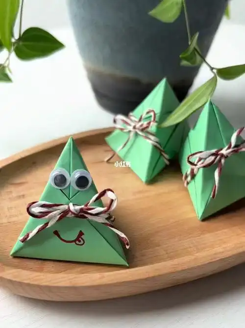 快一起来折粽子吧,这么简单,你们应该能看懂吧#迷你折纸  #幼儿园手工