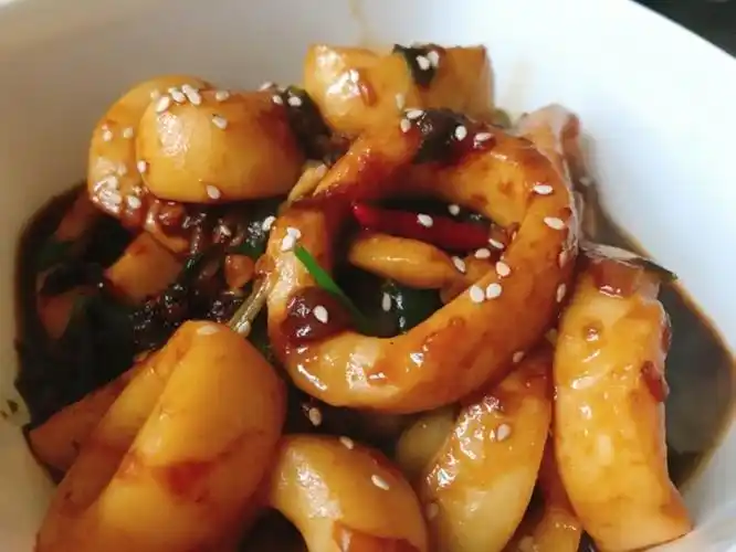 爆炒鱿鱼圈的做法和步骤图解|爆炒鱿鱼圈怎么做好吃 - 家常菜谱大全